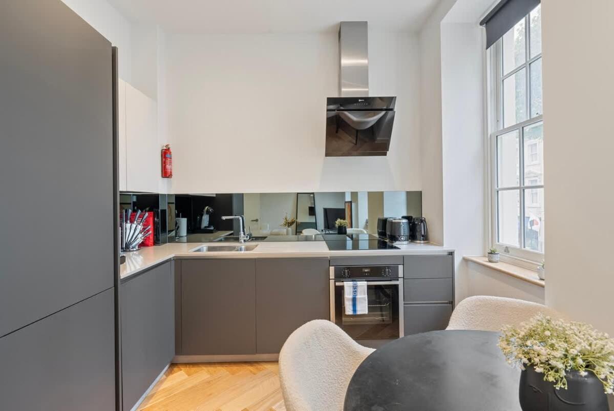 Lovely 1 Bedroom Flat In The Heart Of Ferienhaus