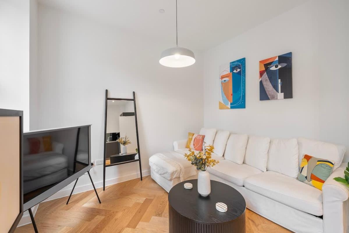 Lovely 1 Bedroom Flat In The Heart Of Casa de férias Londres